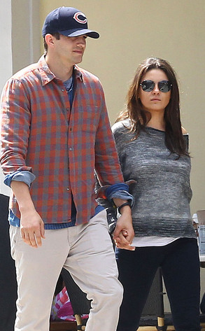 Ashton Kutcher, Mila Kunis Ashton Kutcher, Mila Kunis